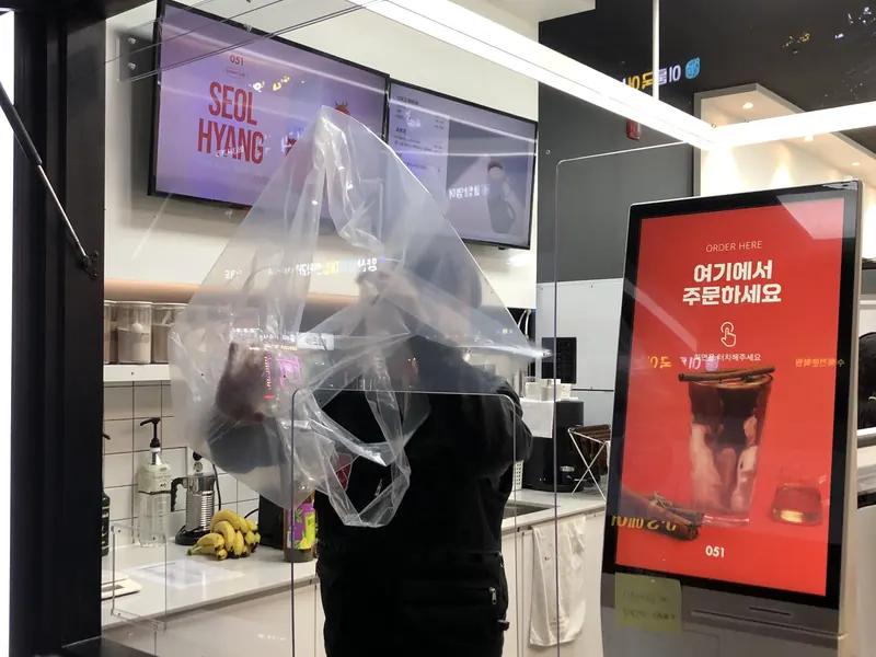테이크아웃 카페 가림막 제작 사진 10